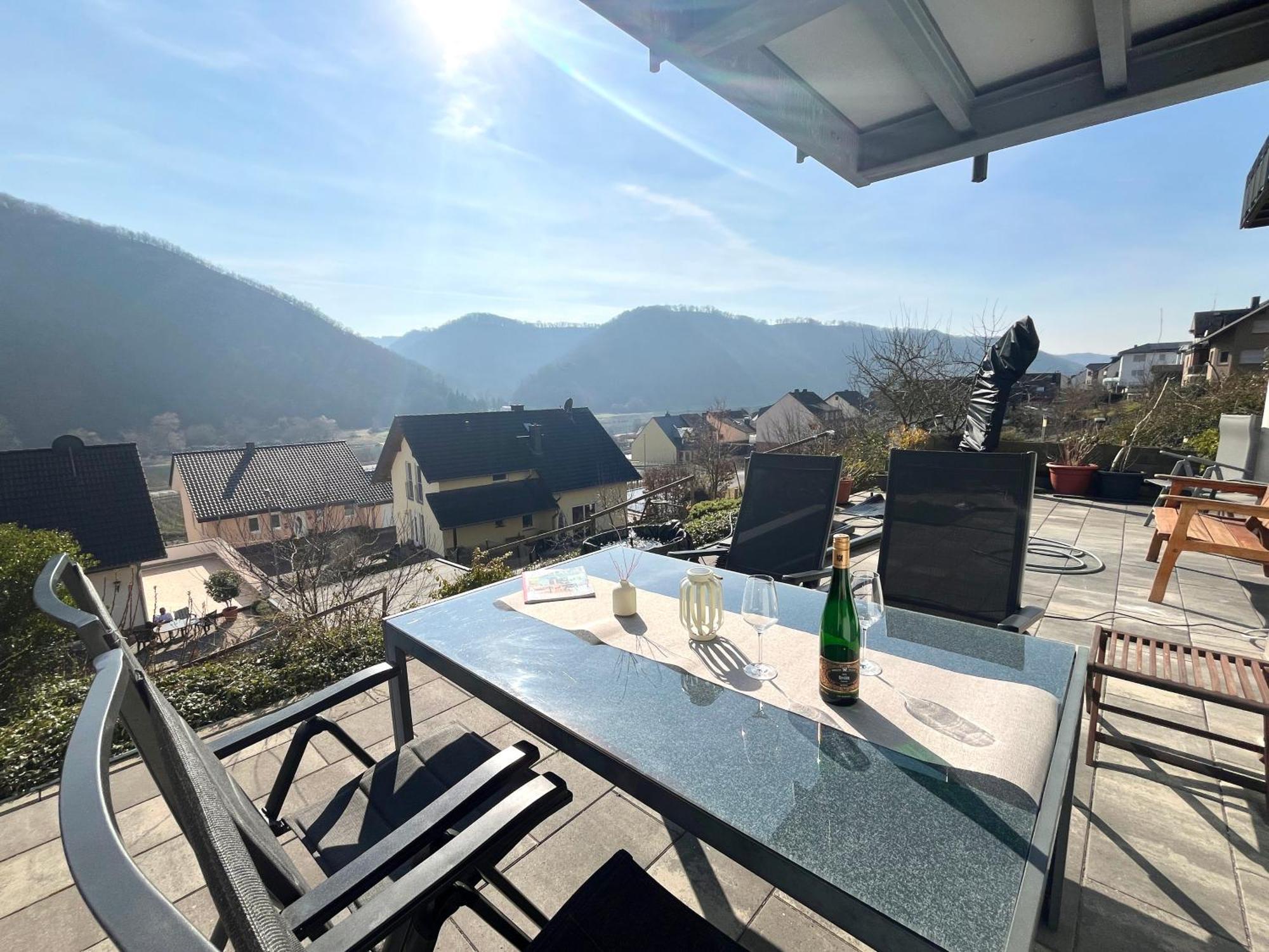 Ferienwohnung Sonnenterrasse, 1-4 Personen, 2 Schlafzimmer, Grosse Terrasse Müden Exterior foto