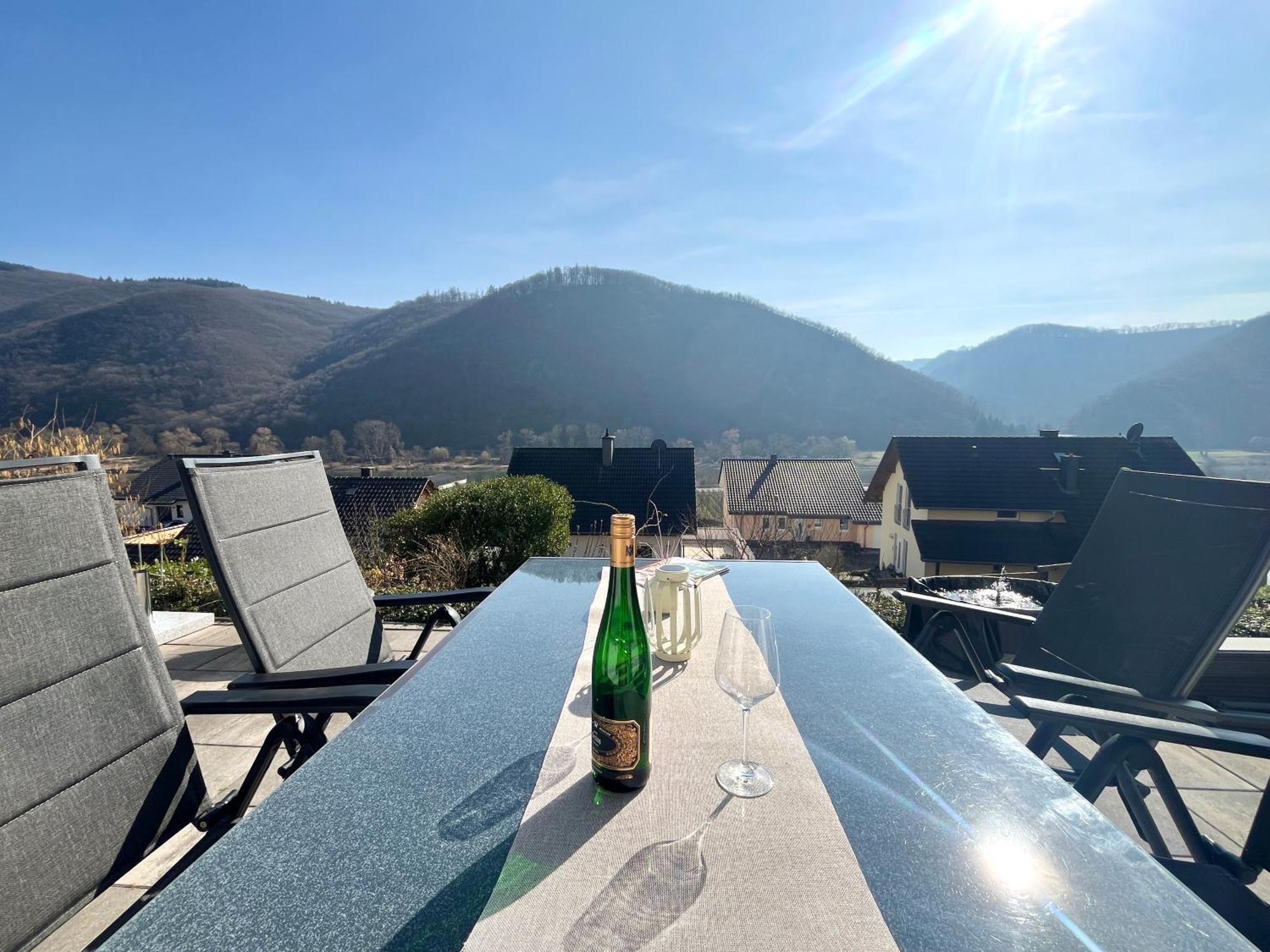 Ferienwohnung Sonnenterrasse, 1-4 Personen, 2 Schlafzimmer, Grosse Terrasse Müden Exterior foto