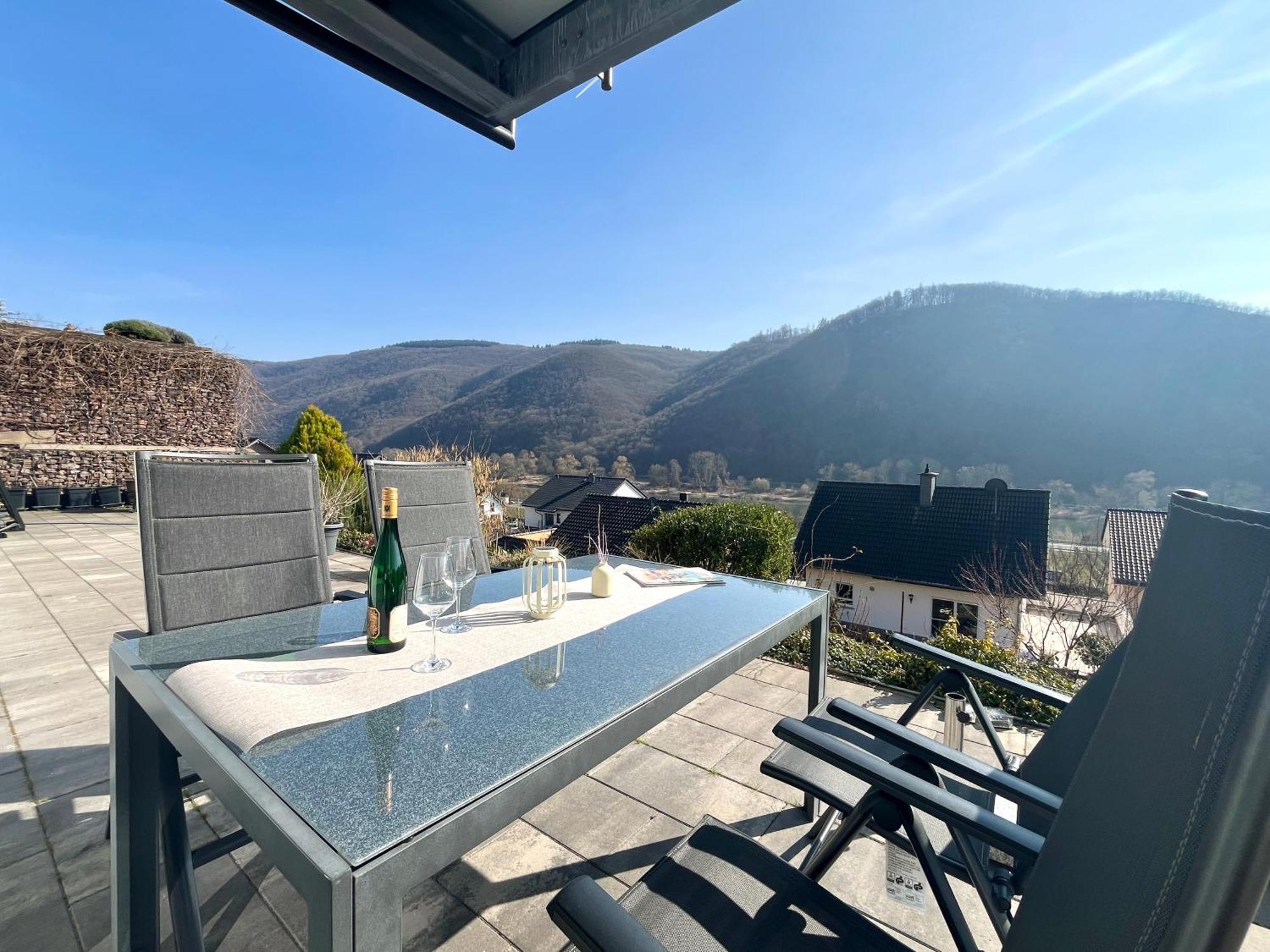 Ferienwohnung Sonnenterrasse, 1-4 Personen, 2 Schlafzimmer, Grosse Terrasse Müden Exterior foto